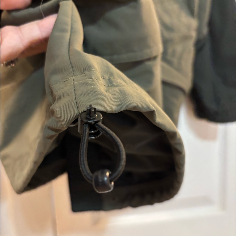 L.L. Bean Men's Olive and Charcoal Raincoat - Picture 9 of 11